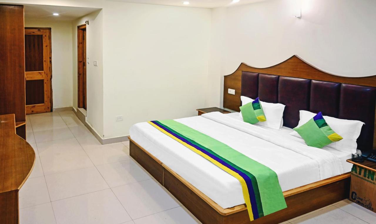 Treebo Dev With Valley View, Mall Road مايالي المظهر الخارجي الصورة