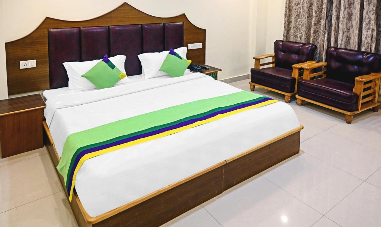 Treebo Dev With Valley View, Mall Road مايالي المظهر الخارجي الصورة